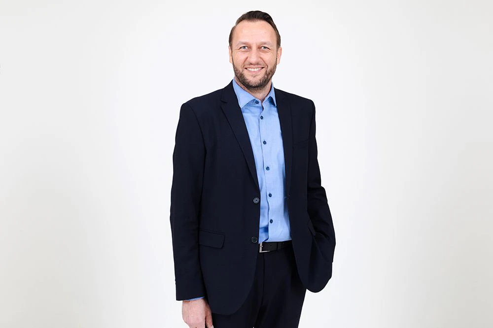 Ronnie Mocker, Geschäftsleiter