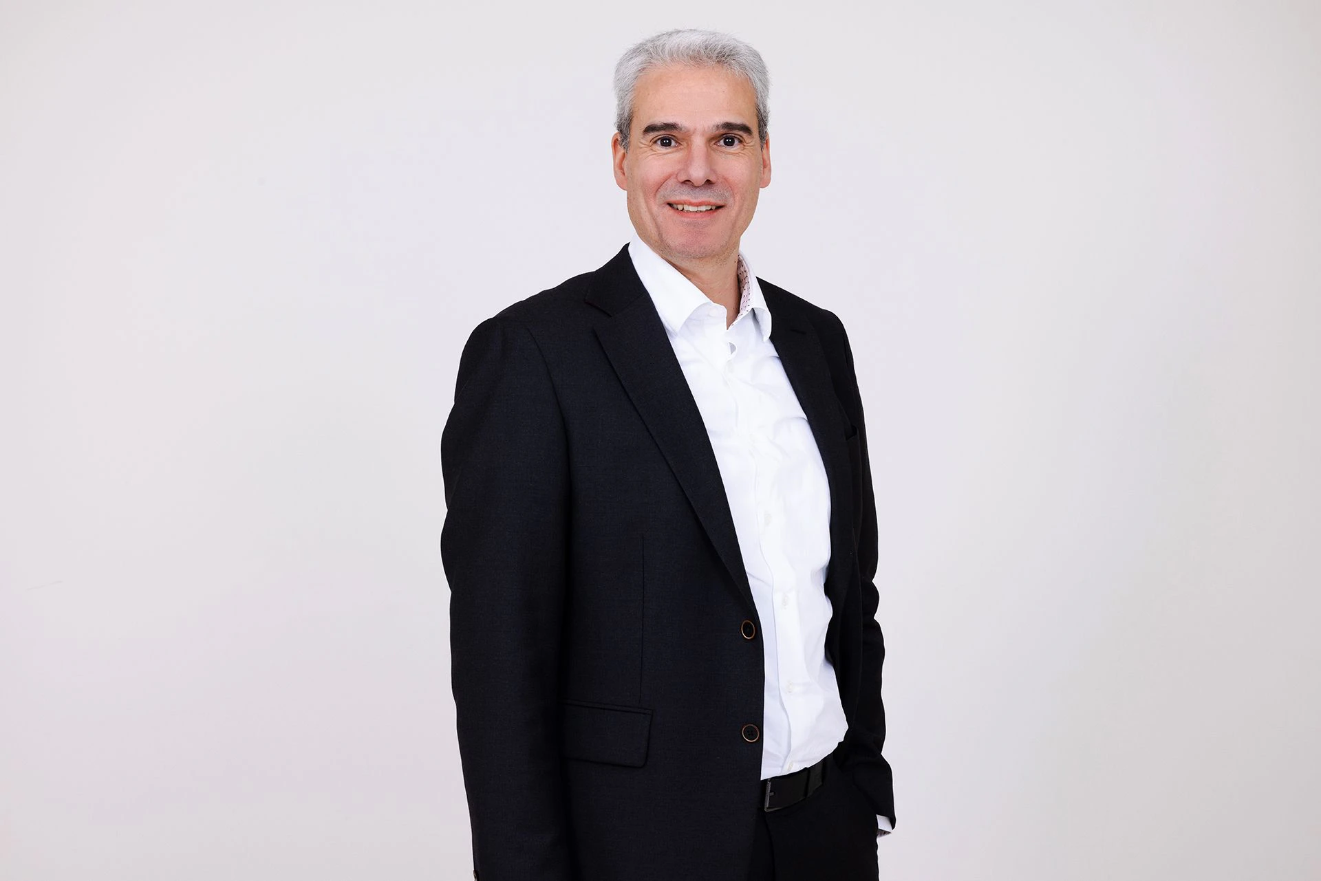 Ruben Uña, Vizedirektor