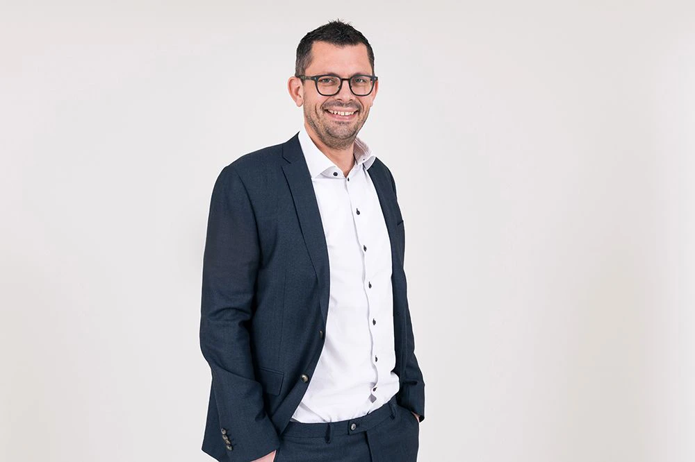Martin Walker, Vizedirektor